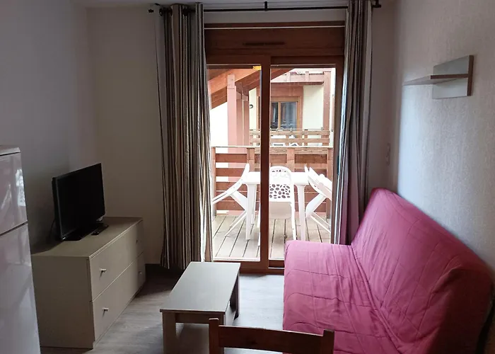 De L Isard D N35 2p6 公寓 *