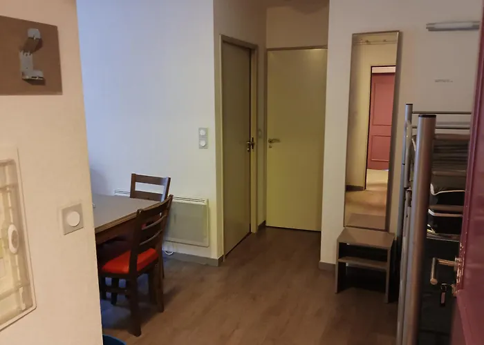 De L Isard D N35 2p6 公寓